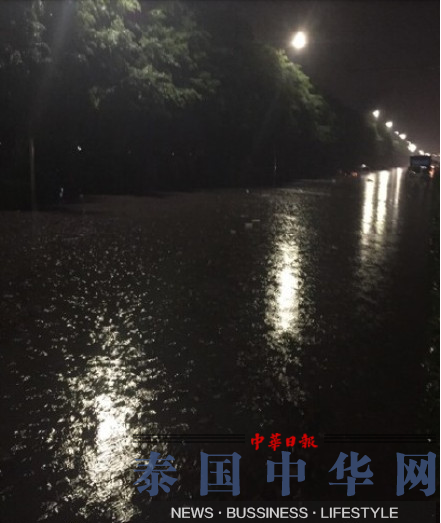 深圳发布暴雨红色预警 中小学幼儿园停课(图)