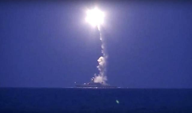 俄罗斯战舰连射26枚巡航导弹打击IS