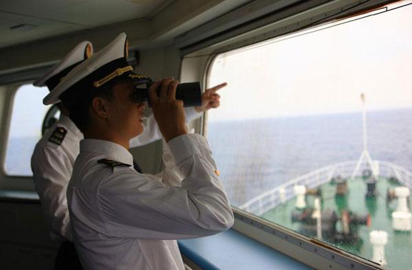 外媒：美国海军计划在中国人造岛礁附近巡航