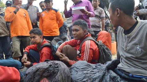 印度尼西亚发生森林大火 造成7名登山客死亡