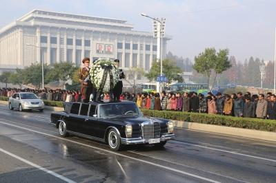 朝鲜为元帅李乙雪举行国葬 金正恩出席万人送行