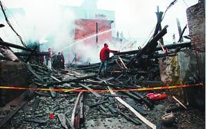 贵州遵义一乡镇失火烧毁半条街 未造成人员伤亡