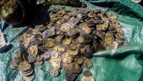 哥伦比亚称发现三百年前沉船 或藏大批金银珠宝