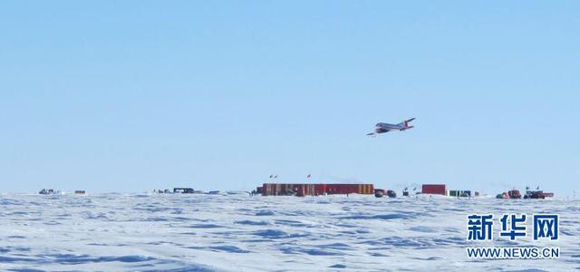 中国首架极地固定翼飞机飞越南极最高区(图)