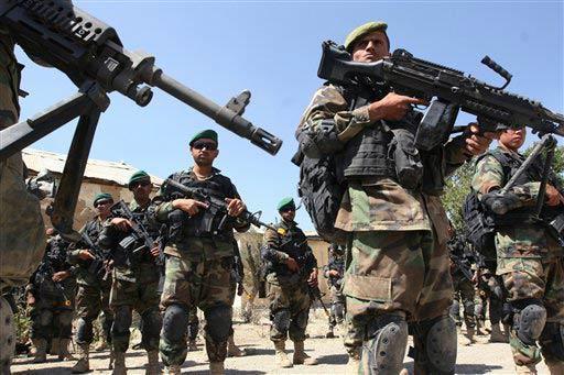 阿富汗政府军战事吃紧 部分士兵倒戈塔利班