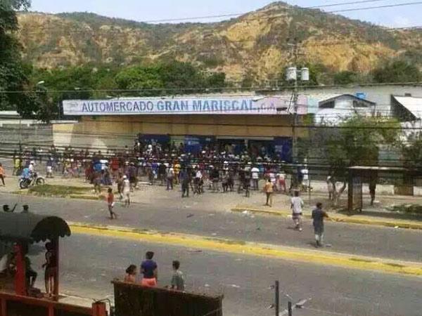 委内瑞拉陷食品危机 多家华商超市遭哄抢