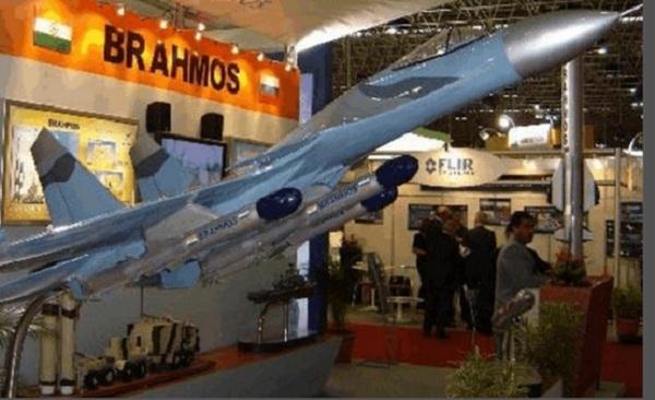 苏-30MKI挂载布拉莫斯难威胁中国航母