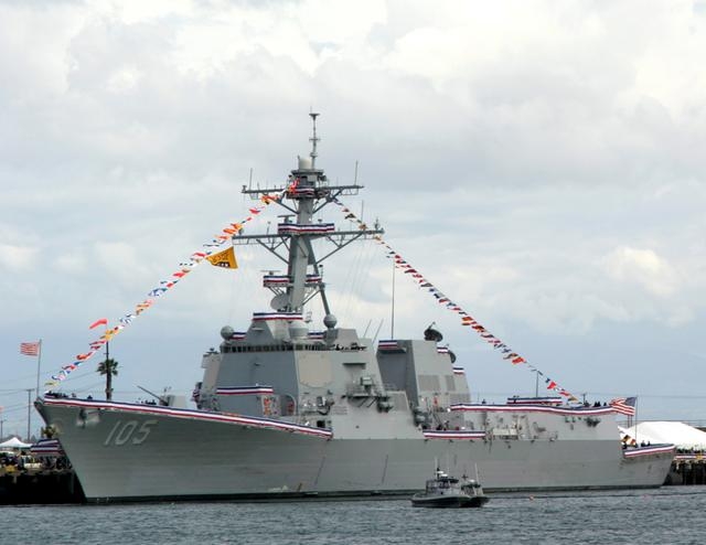国防部回应美舰进中国岛礁附近水域：已警告驱离