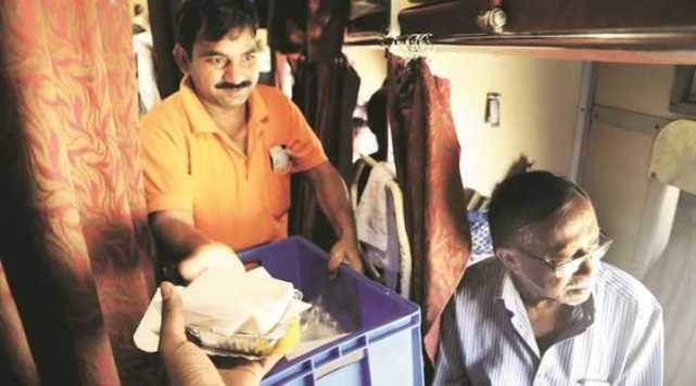 印度一铁路乘务员被控在列车上强奸女乘客