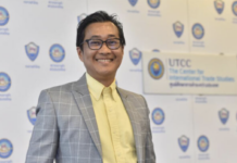 专家期待新政府尽快组阁否认马年泰国经济难